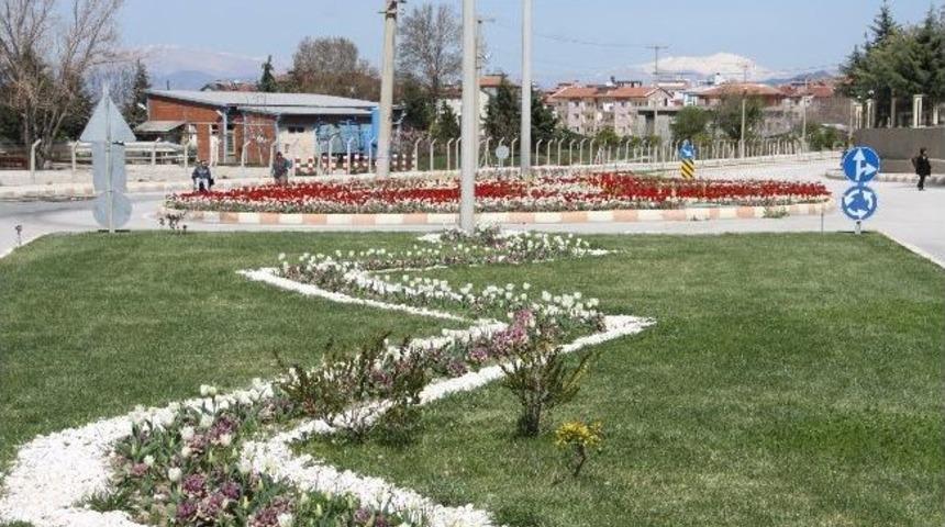 Burdur Lalelerle S&uuml;slendi