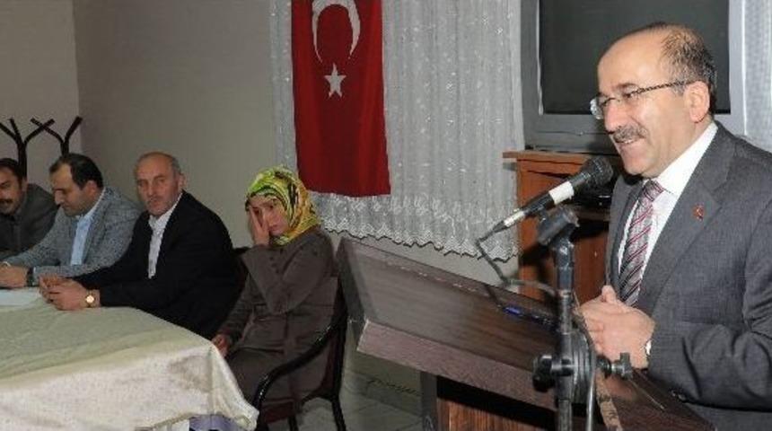 Başkan G&uuml;mr&uuml;k&ccedil;&uuml;oğlu D&uuml;zk&ouml;y&rsquo;de Konuştu