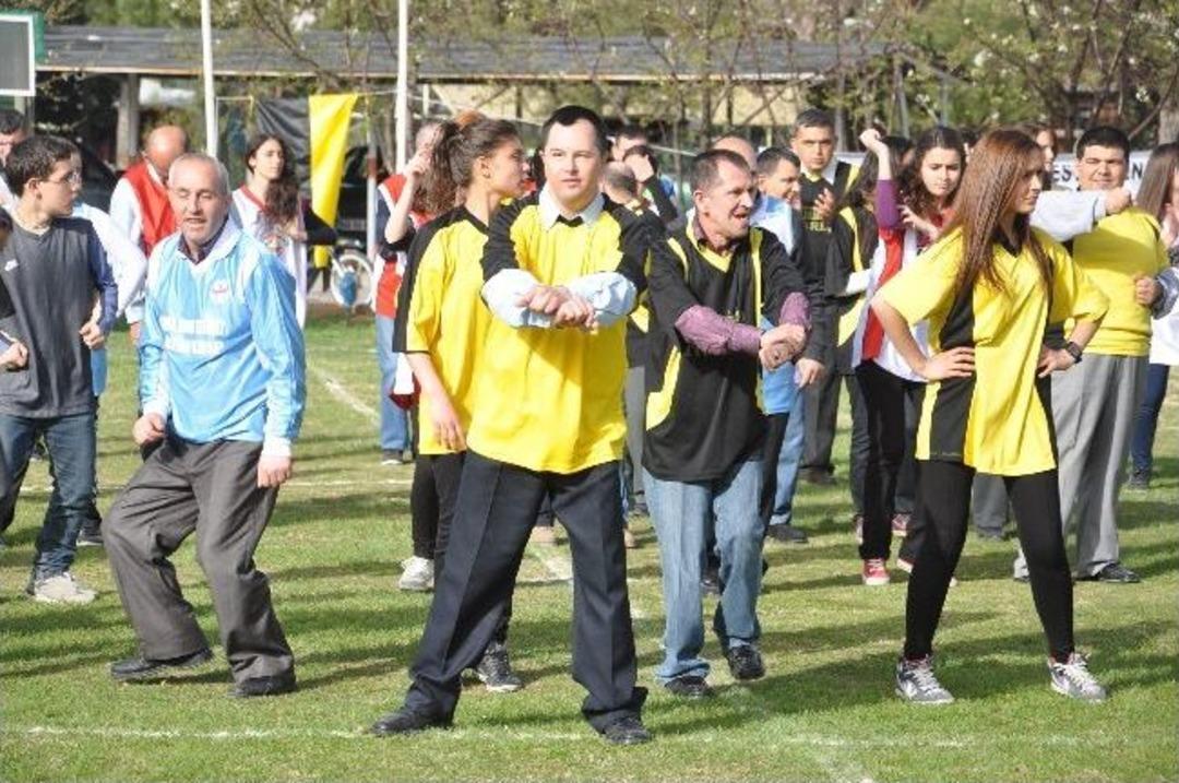 Soma Kaymakamlığı Kurumlar Arası Futbol Turnuvası Başladı