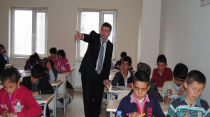 Y&uuml;ksekova'da STS'ye Yoğun Ilgi