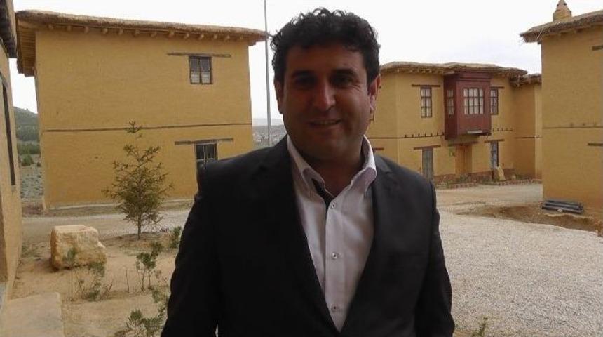 Sanat&ccedil;ıların K&ouml;y&uuml;ne Y&uuml;ksekokul İsteği