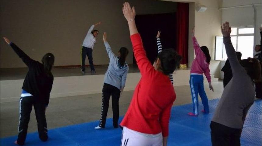 Vatandaşlar Pilates Yapacak