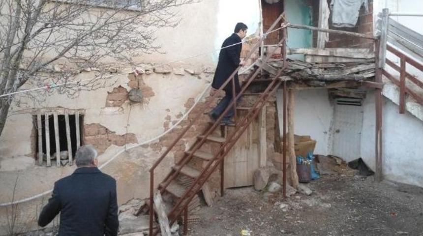 Kaymakam Kapı Kapı Dolaşarak Vatandaşların Sorunlarını Dinledi