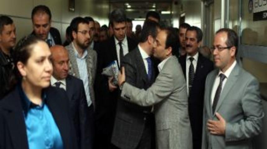 Başkan Baydemir, Bakan Kılı&ccedil;'ı Havaalanında Karşıladı