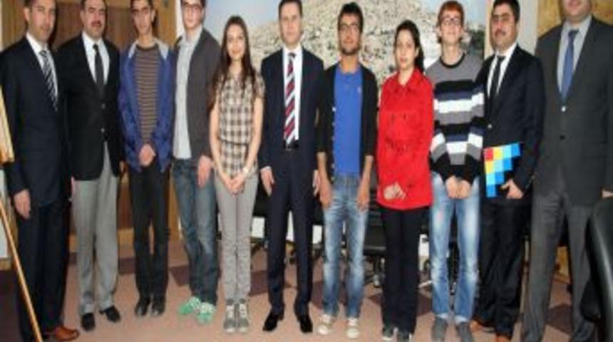 YGS'de Derece Yapan &Ouml;ğrencilere Vali Ayvaz'dan B&uuml;y&uuml;k Hedef