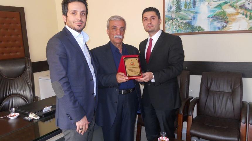 Derik Hastanesi'ne Katkıda Bulunan Ektiren Ailesine Jest