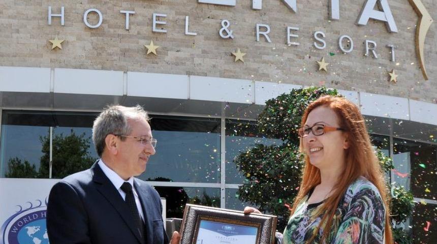 T&uuml;rkiye&rsquo;nin Ilk Helal Turizm Hizmet Belgesini Adenya Otel Aldı