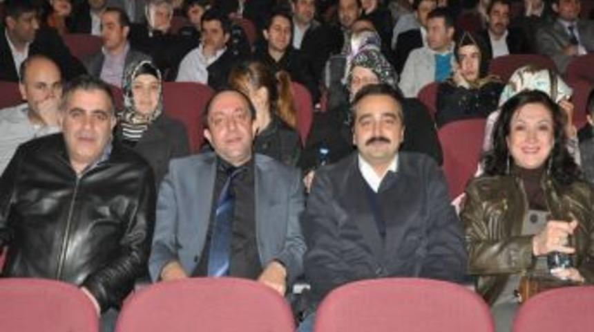 Selam Filmini Patnos'ta Ilçe Protokolü Izledi