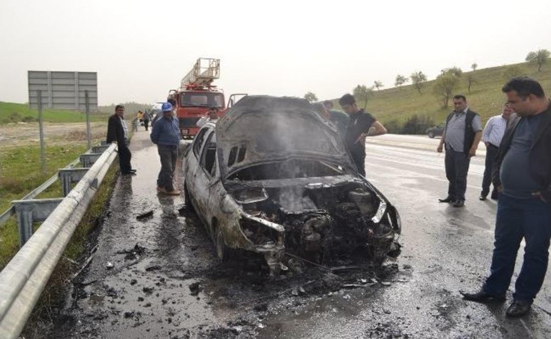 Otomobil Alev Alev Yandı