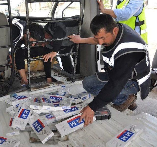 Minibüsteki Zula Polisi Şaşırttı