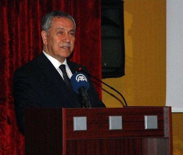 Bülent Arınç, Said Paşa İmamı Hasan Rıza Efendi’yi Anma Programına Katıldı