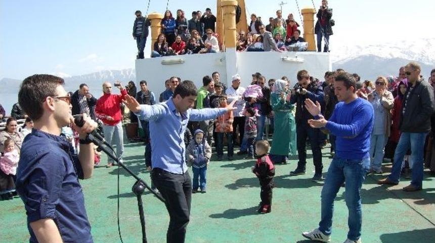 Polis Haftası Dolayısıyla Feribot Gezisi D&uuml;zenlendi