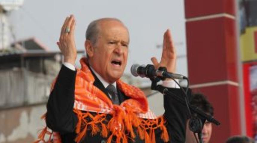 Bah&ccedil;eli: Akil Adamlar Milleti Karanlığa Ikna Etmek I&ccedil;in Harekete Ge&ccedil;ti