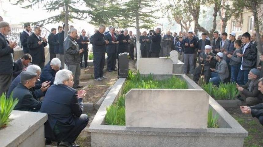 Bolvadin'de Y&ouml;r&uuml;kzade Ahmet Efendi Anıldı
