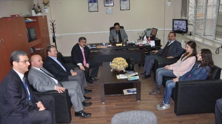 Başkan Alıcık, Başarılı &Ouml;ğrencileri &Ouml;d&uuml;llendirmeye Devam Ediyor