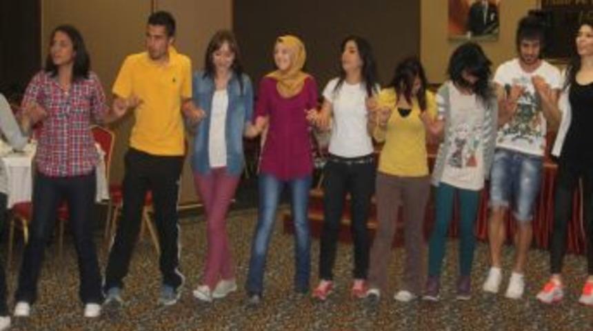 Şampiyon Hokeyciler Hıgway'de Eğlendi