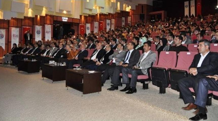 Numan Kurtulmuş Gaziantep Ga&uuml;n&rsquo;de Konferans Verdi