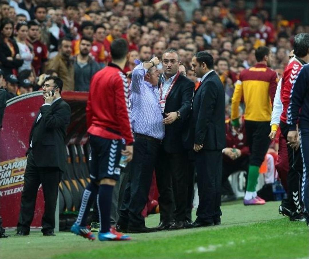 Tt Arena'da Gergin Dakikalar