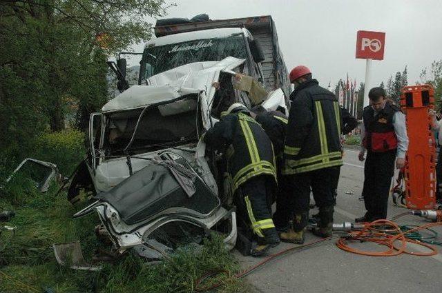 Manisa’da Zincirleme Trafik Kazası: 5 Yaralı