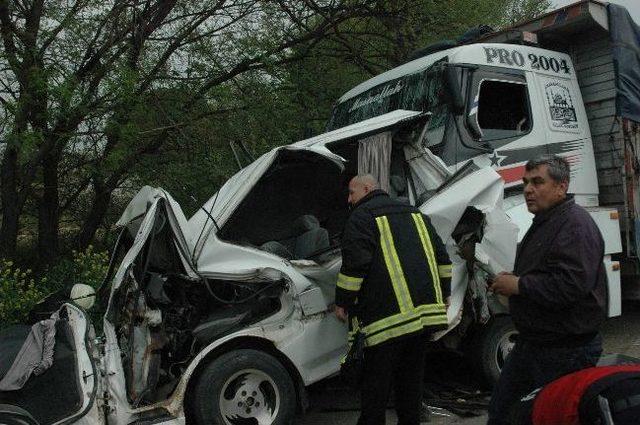 Manisa’da Zincirleme Trafik Kazası: 5 Yaralı