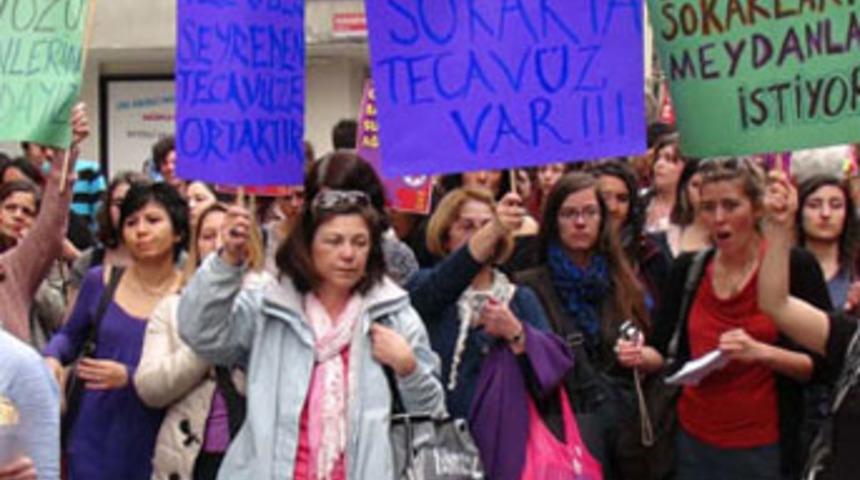 'Bu sokakta tecav&uuml;z var' eylemi