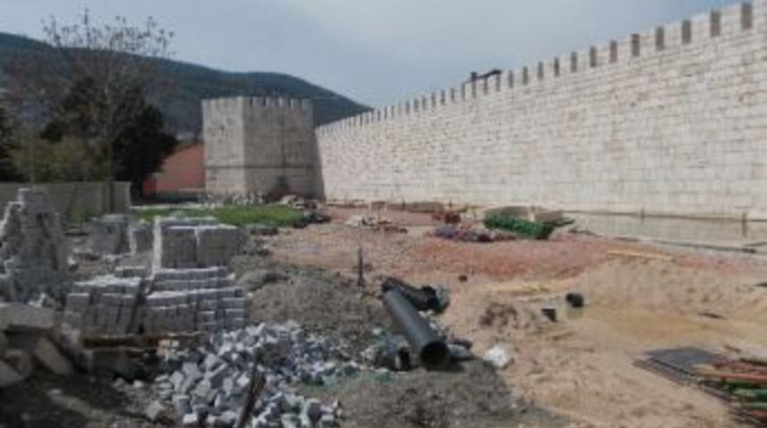 Mevlevihane Yerine Otopark Ve Havuz İnşa Ediliyor