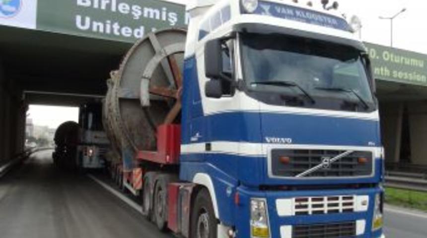 Dev Makineler K&ouml;pr&uuml;leri Ge&ccedil;emedi