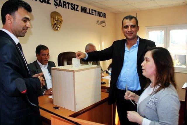 Sarıçam Belediye Meclisinde Encümen Ve Komisyon Seçimleri Yapıldı