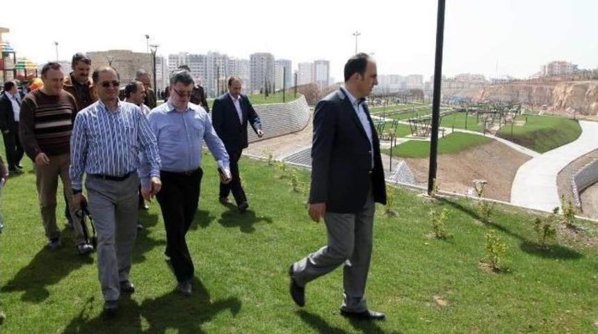 Sel&ccedil;uklu Kongre Merkezi Y&uuml;kseliyor