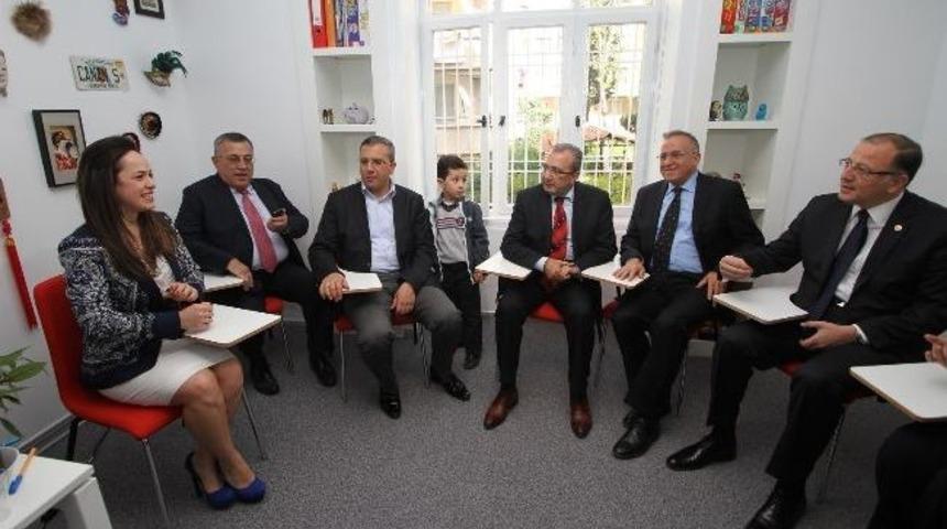 Başkan G&uuml;zelbey Dil Eğitim Merkezinin A&ccedil;ılışını Yaptı