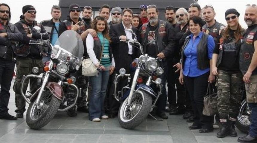 Motorlar Otizm İ&ccedil;in Yollarda