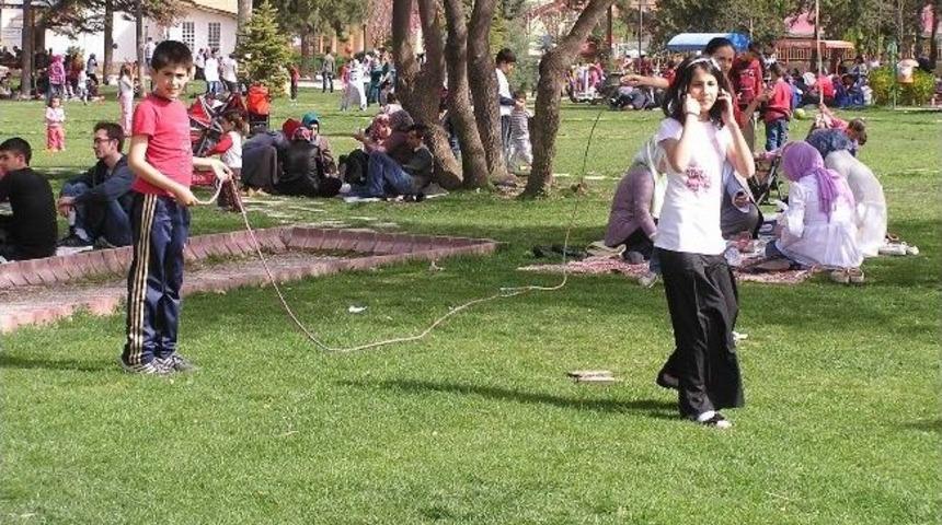 Sıcağı Hisseden Parklara Koştu