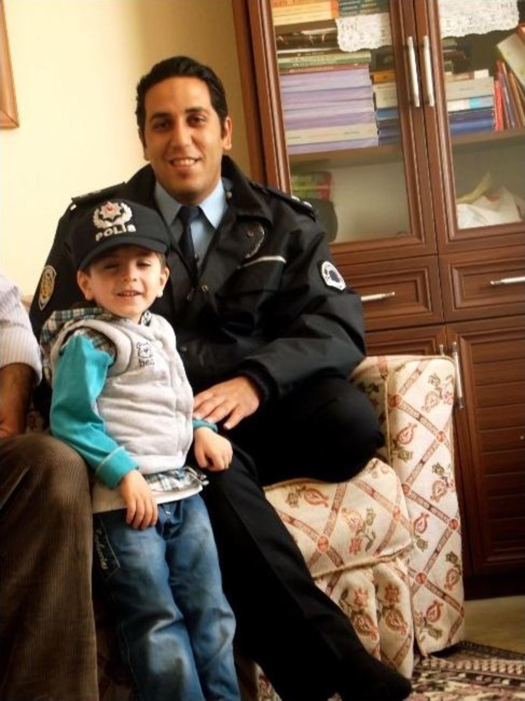 Hizan Emniyet Amirliği Şehit Ailelerini Ziyaret Etti