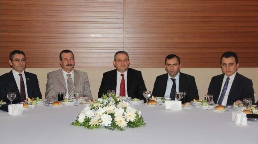 Baro &Uuml;yeleri Yemekte Buluştu