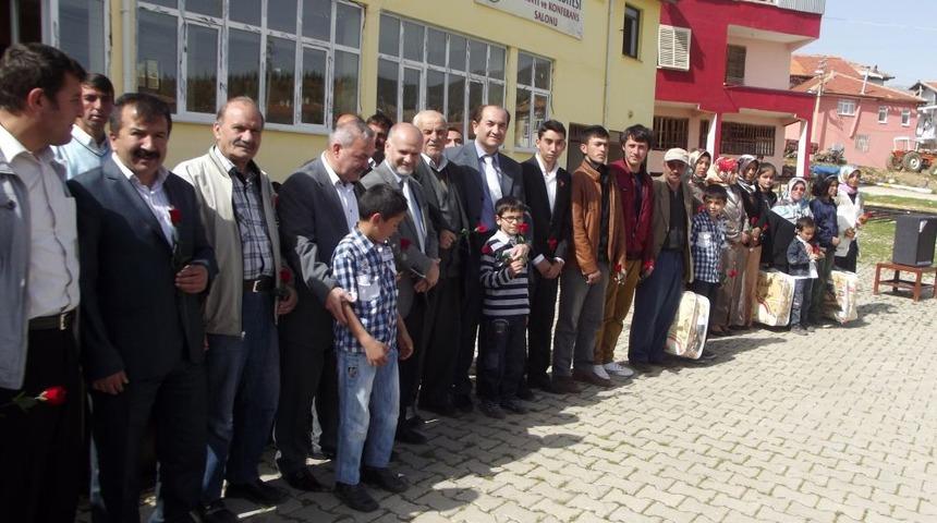 Fedakar Imam Belde Halkına Hz. Muhammed'in Hayatını Okutup Yarışma D&uuml;zenledi