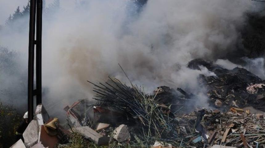 Hurdalık Yangını Korkuttu