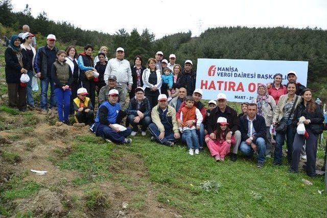 Vali Daşöz, Vergi Dairesi Personeliyle Uncubozköy’de Fidan Dikti