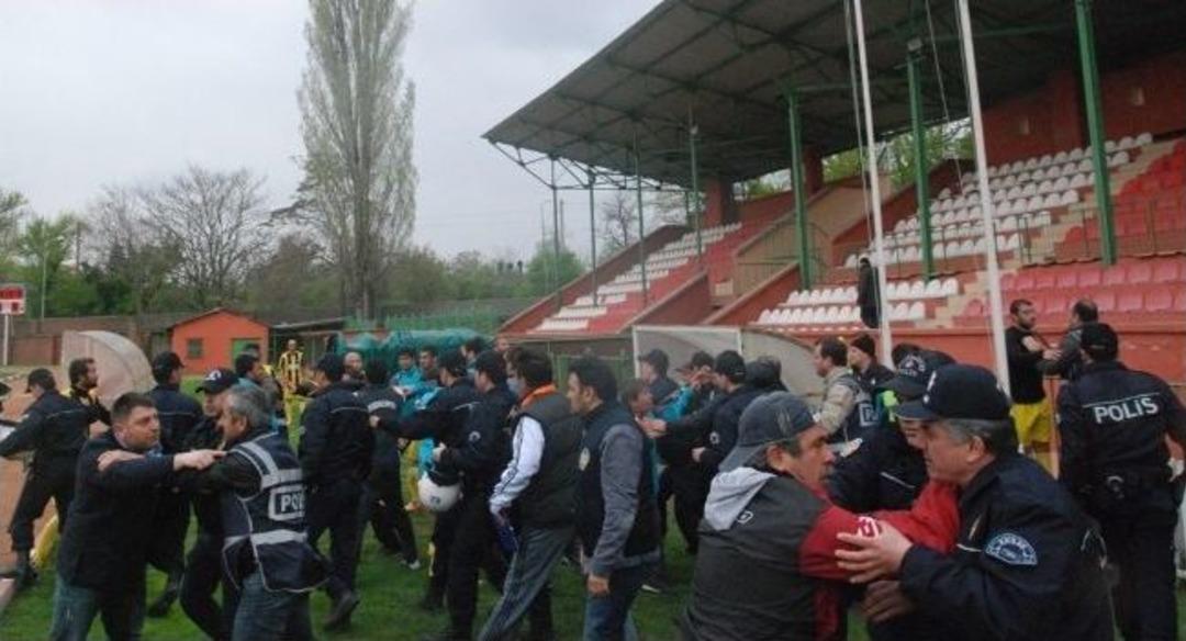 Seyircisiz Ma&ccedil;ta Olaylar &Ccedil;ıktı