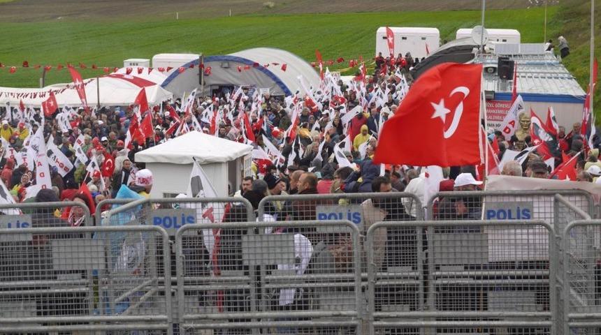 Ergenekon Davası: Eylemciler Silivri'ye Gelmeye Başladı