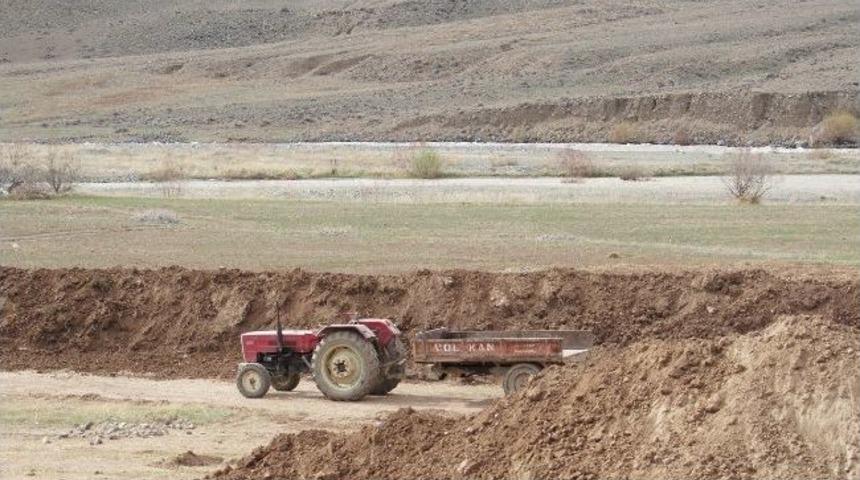 Kağızman&rsquo;da Sulama Barajının Sondaj &Ccedil;alışmaları Başladı