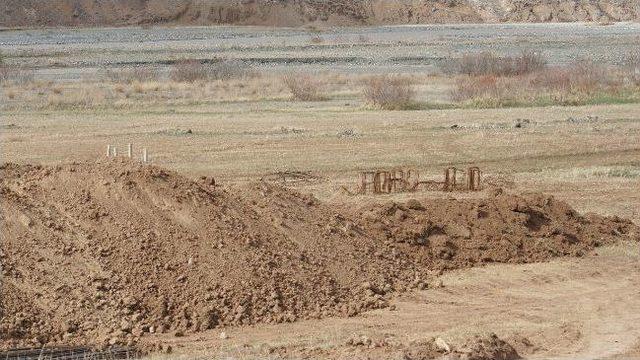 Kağızman’da Sulama Barajının Sondaj Çalışmaları Başladı