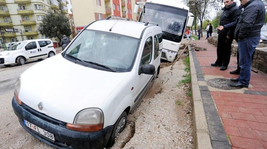 &Ccedil;anakkale'de Yağmur G&uuml;nl&uuml;k Hayatı Olumsuz Etkiliyor