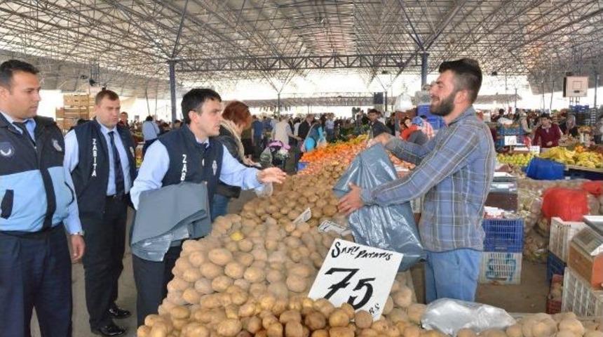 Konyaaltı'nda Pazar Yerlerinde &Ccedil;&ouml;p Poşeti Dağıtımı