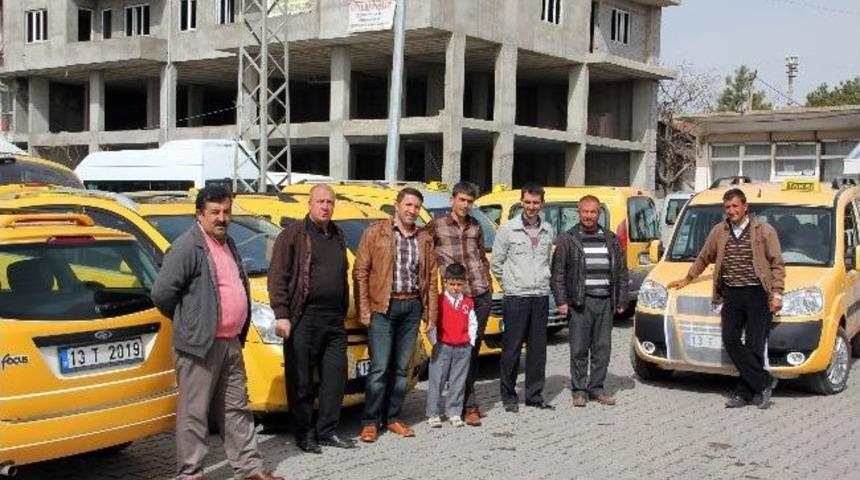 Ahlat&rsquo;ta &ldquo;korsan&rdquo; Taksi Sorunu