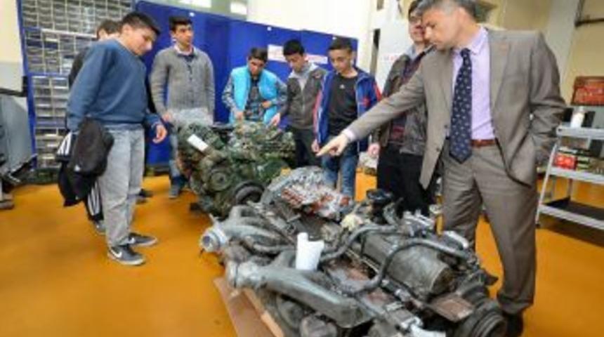 ESHOT Melek Lisesi &Ouml;ğrencilerini Eğitim Gezilerine &Ccedil;ıkarıyor