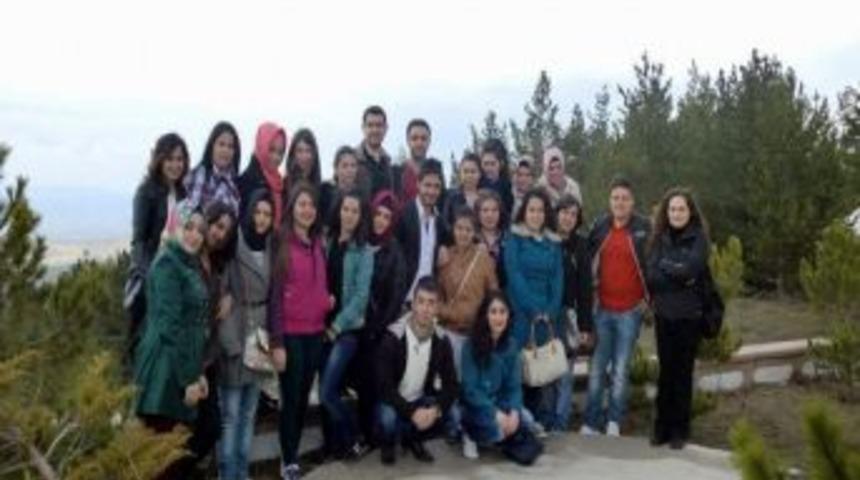 Yıldızeli Meslek Y&uuml;ksekokulu&rsquo;nda Sosyal K&uuml;lt&uuml;rel Ve Teknik Faaliyetler Devam Ediyor