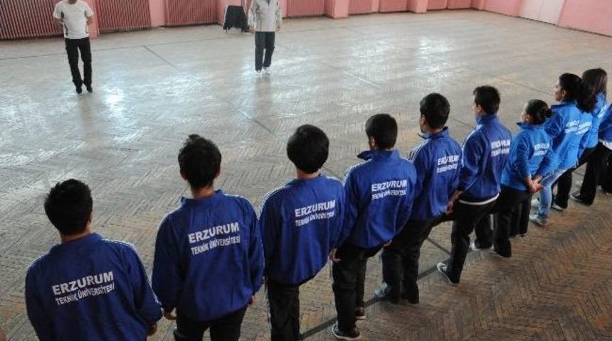 Et&uuml; Halk Dansları Topluluğu &Ccedil;alışmalarına Başladı