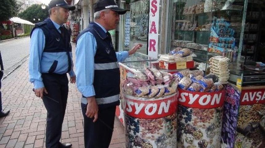 Tarsus Zabıtasından Kaldırım Denetimi