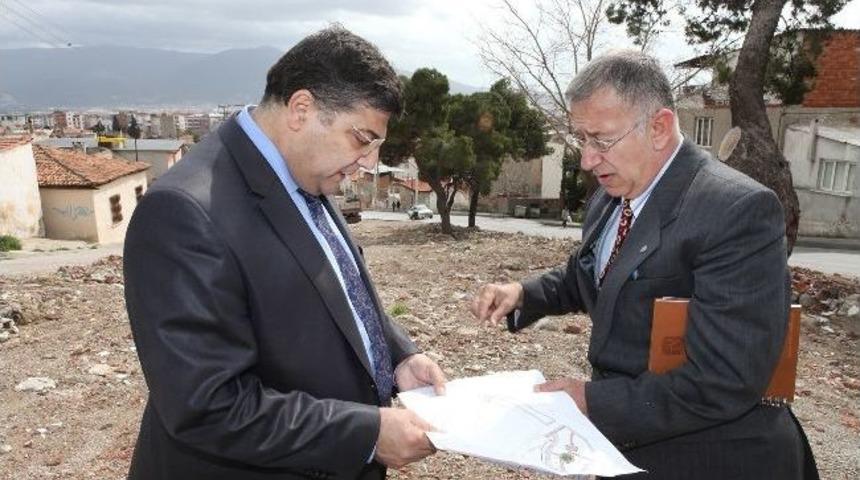 Bornova&rsquo;da Kızılay Yokuşu Genişliyor