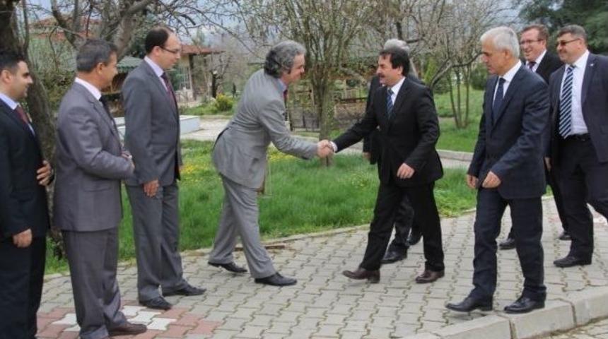 Dp&uuml; Rekt&ouml;r&uuml; Prof. Dr. Ahmet Karaaslan: